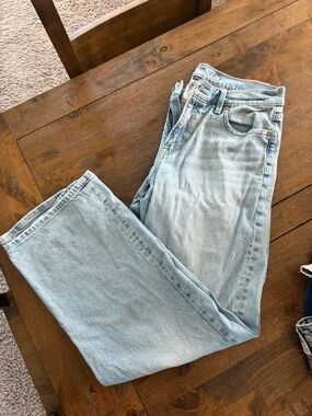 AE High Waisted Light Wash Stovetop Jeans